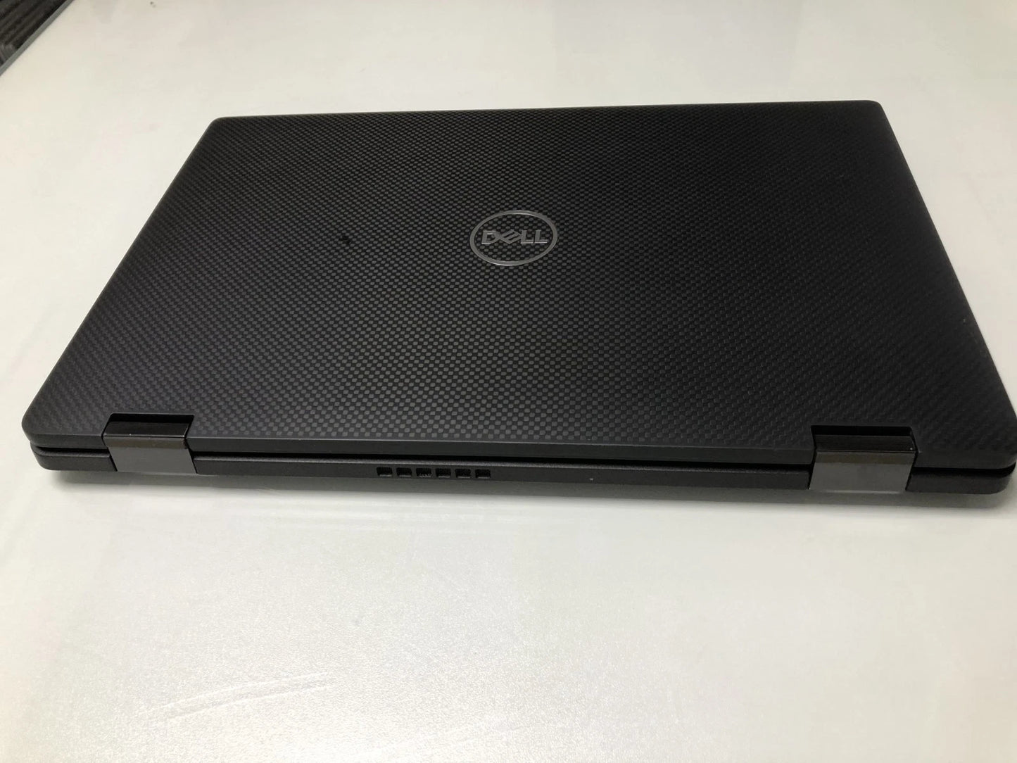 Dell Latitude 7420 Top Panel Design