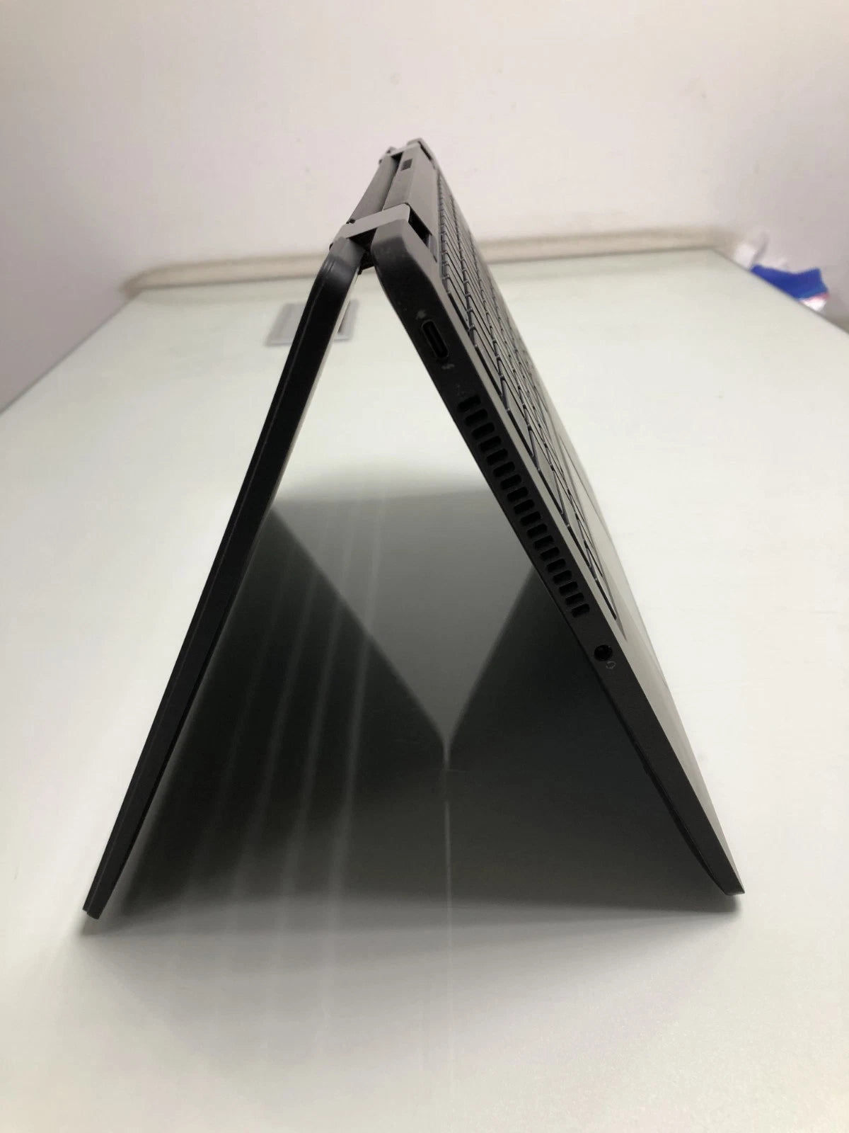 Dell Latitude 7420 2-in-1 tablet mode