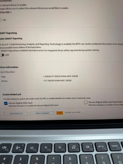 Dell Latitude 9420 Full HD screen powered on