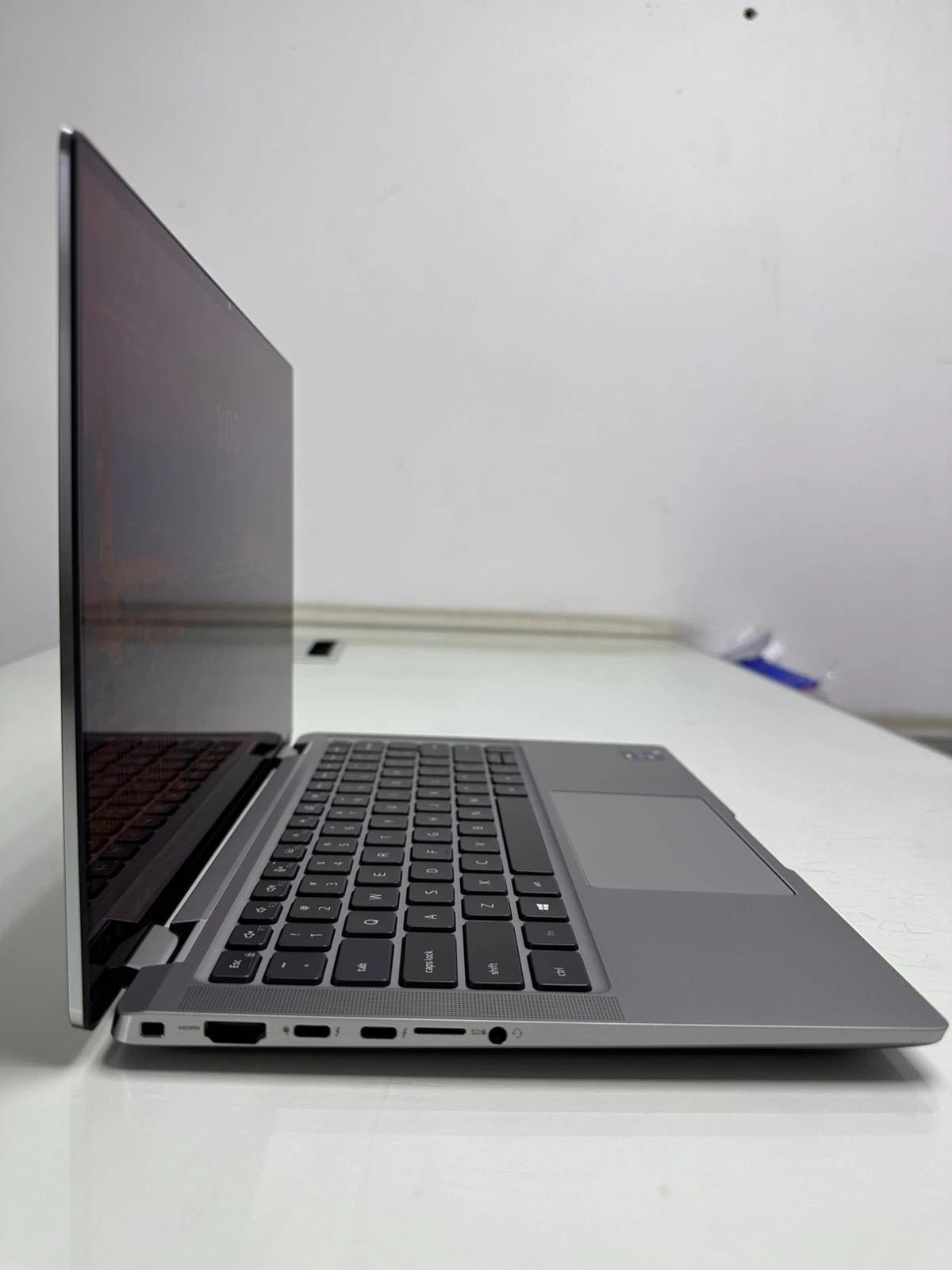 Dell Latitude 9420 side ports USB-C and HDMI