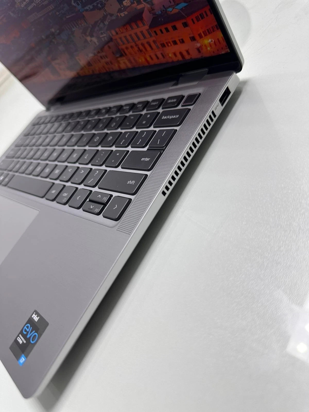 dell-latitude-9420-side-ports