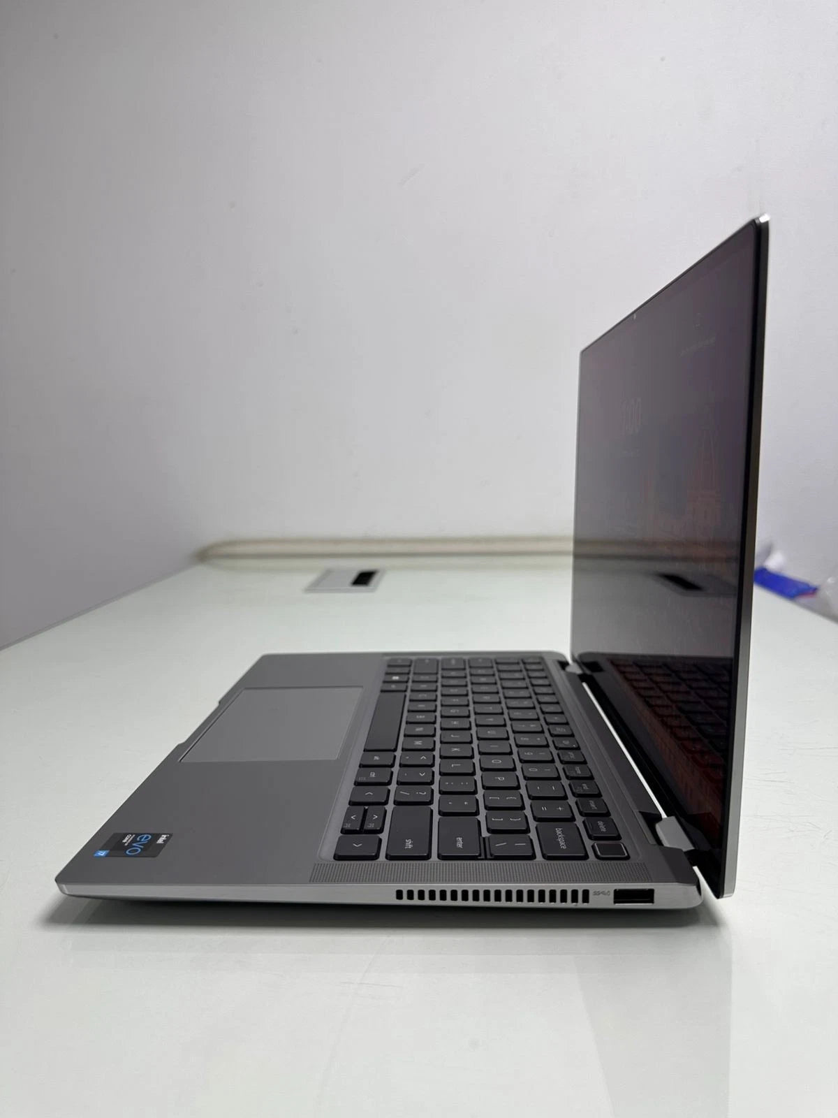 Dell Latitude 9420 side ports USB-C and HDMI