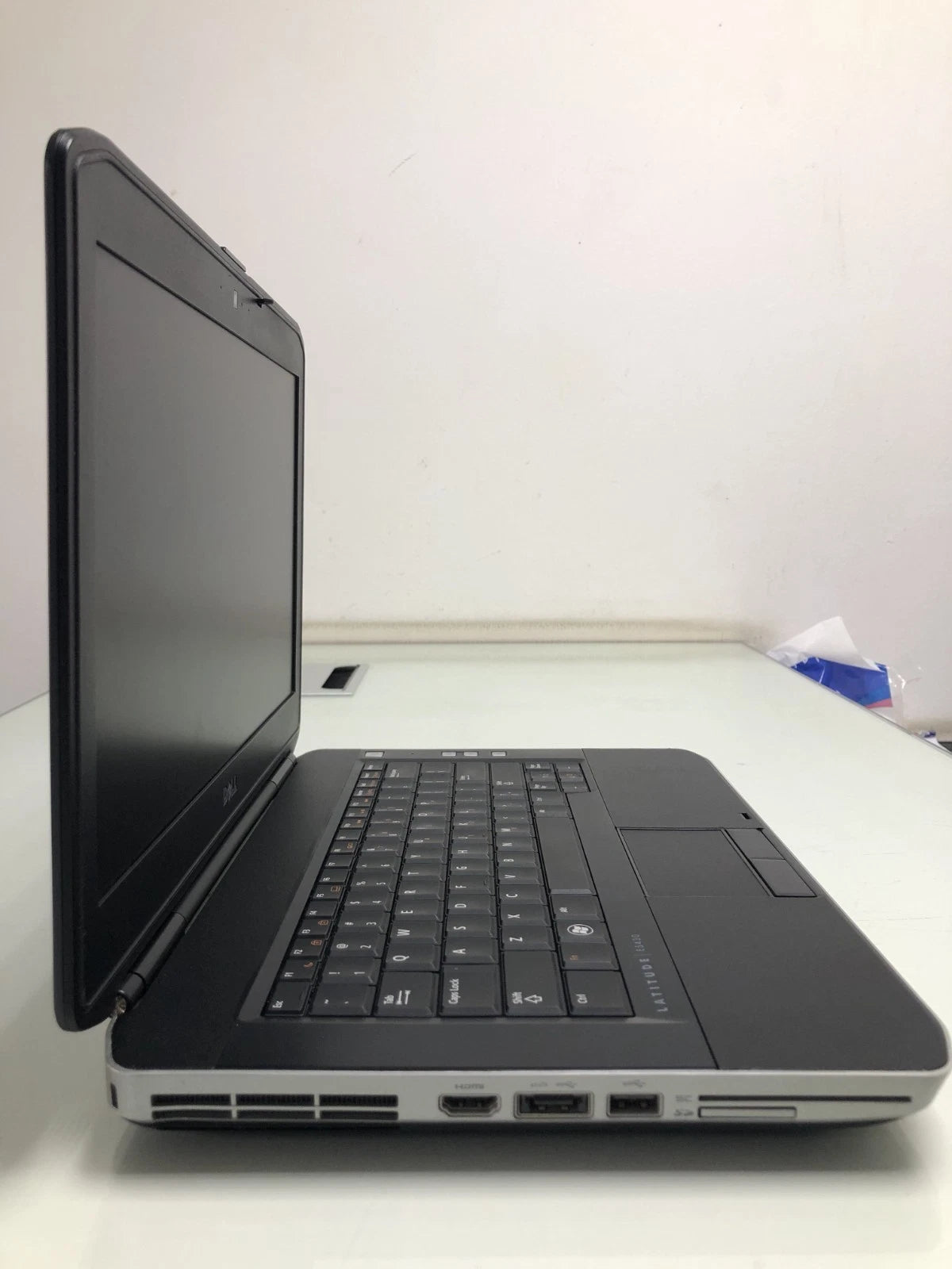 Dell Latitude E5430 ports including USB, HDMI, VGA