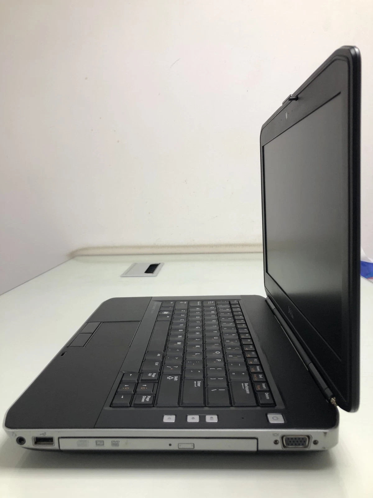 Dell Latitude E5430 ports including USB, HDMI, VGA