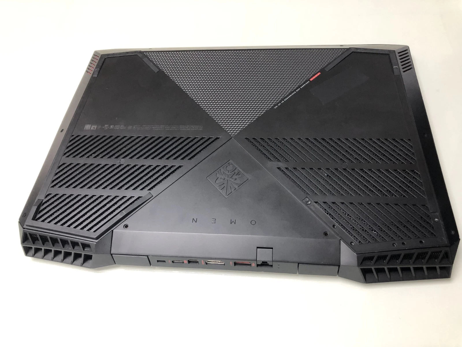 hp-omen-15-i5-8th-16gb-512gb-gtx1050ti-back.jpg
