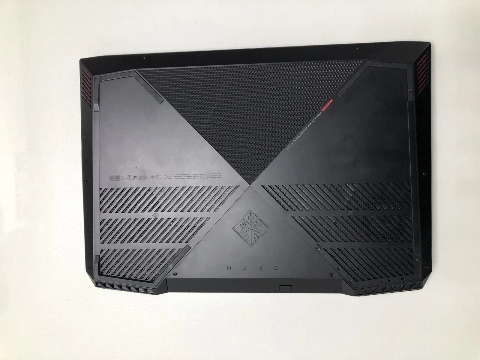 hp-omen-15-i5-8th-16gb-512gb-gtx1050ti-back.jpg