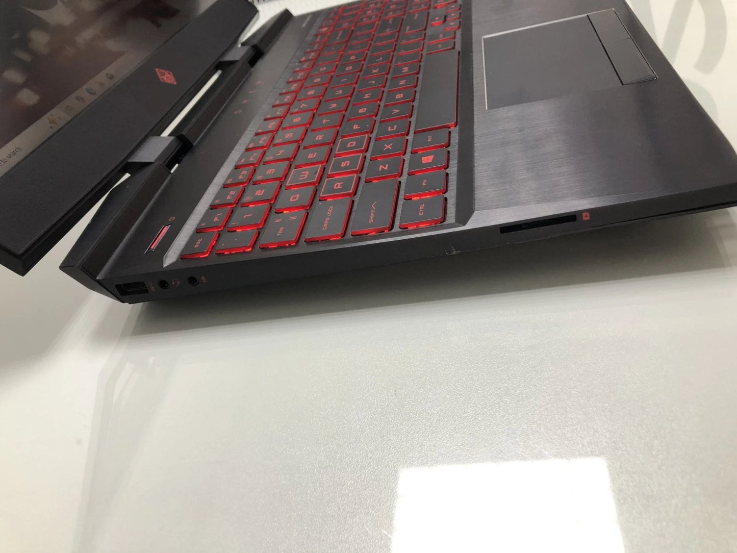 HP Omen 15 side ports and connectivity options