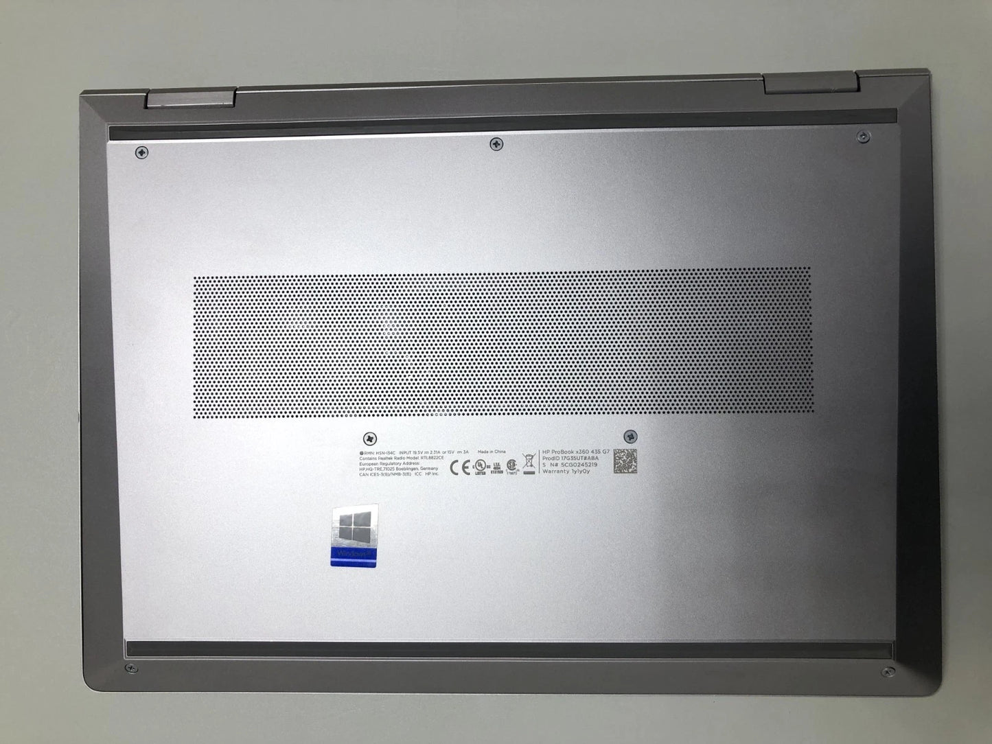HP ProBook 435 G7 back panel and hinge design
