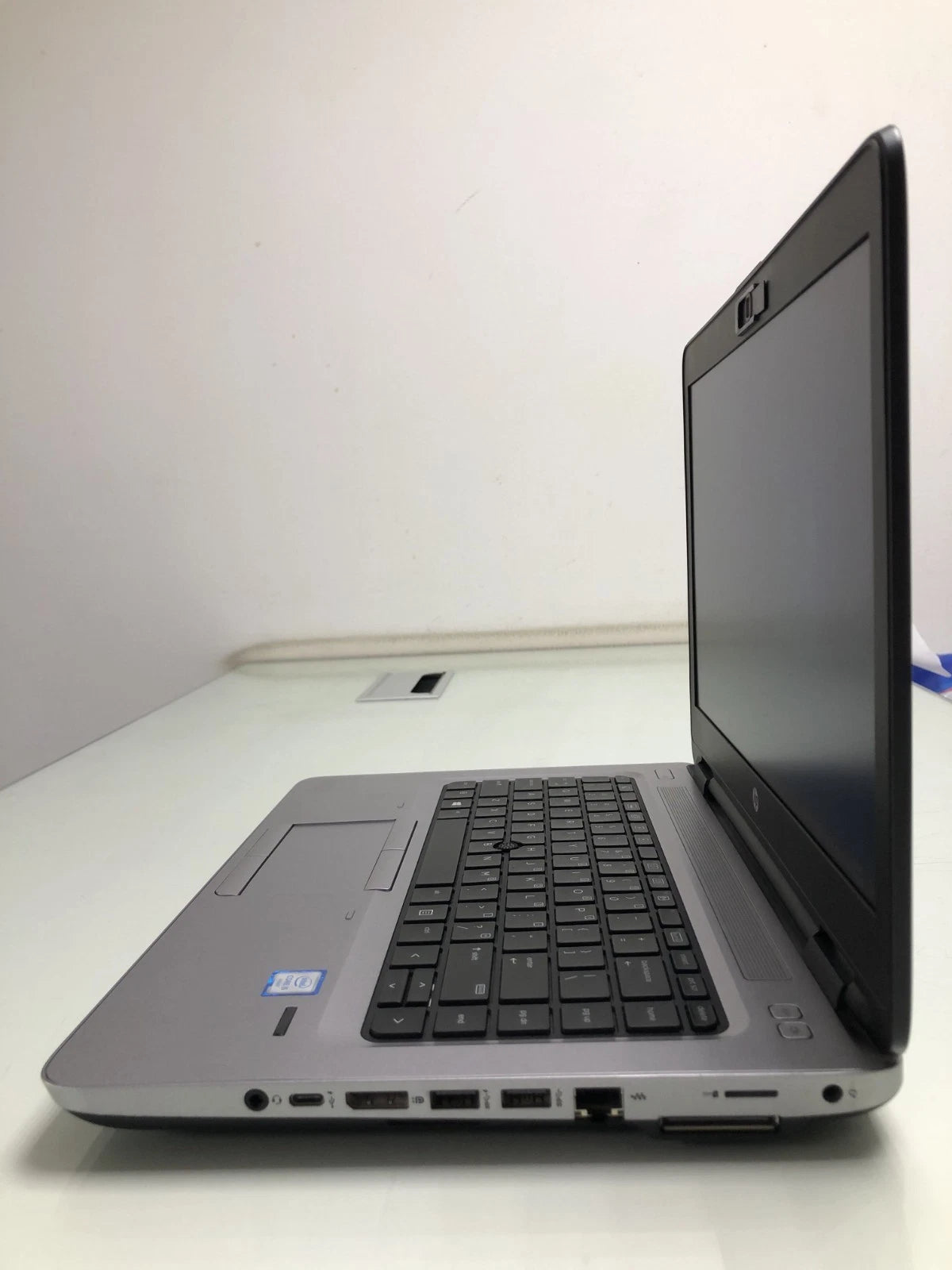 HP ProBook 640 G2 side ports including USB, VGA, HDMI